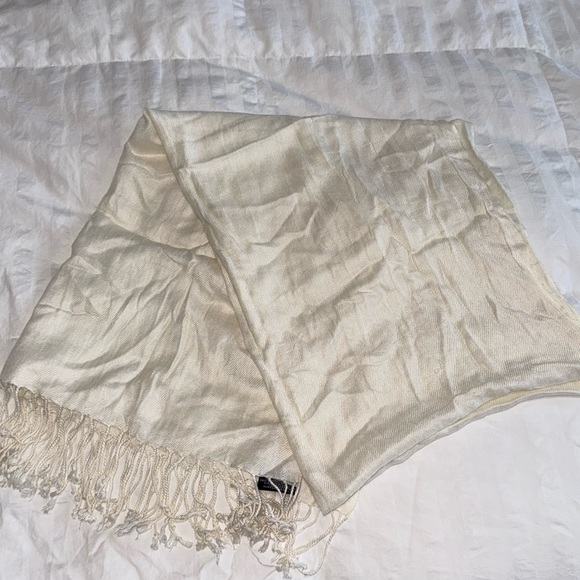 Scarf - Picture 1 of 2